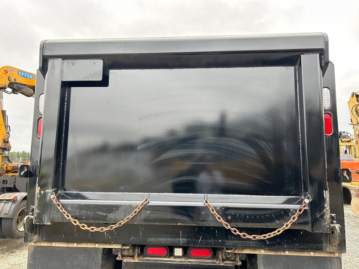 2005-peterbilt-357-image-19