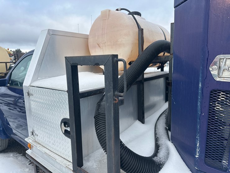 2012-massey-ferguson-8-image-18