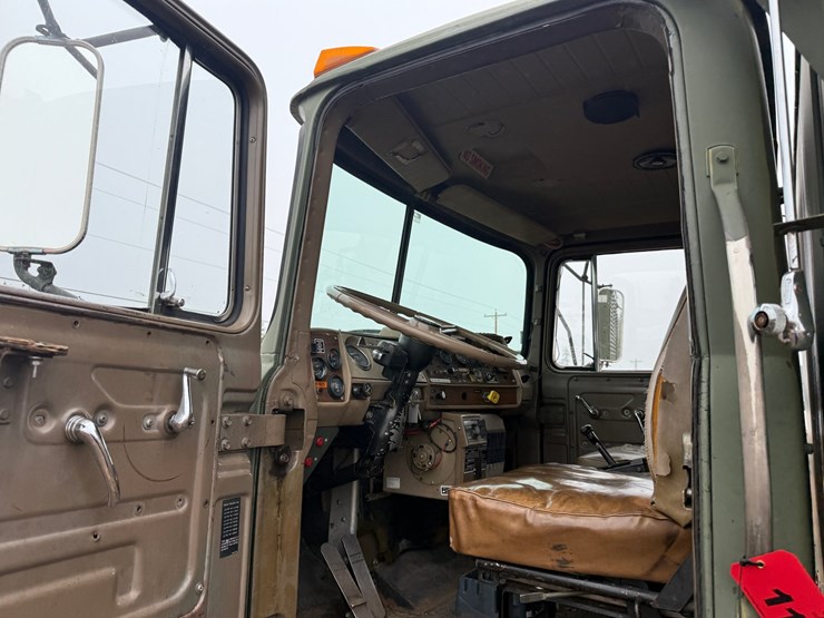 1984-mack-dm492s-image-48