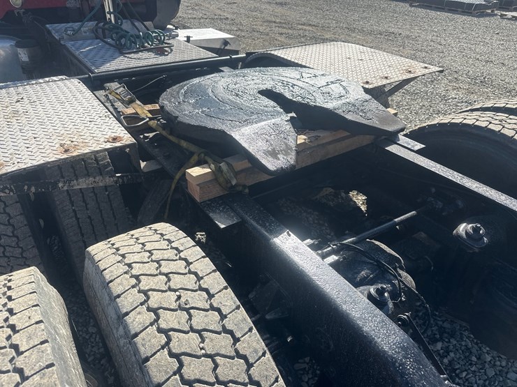 2008-peterbilt-386-image-19