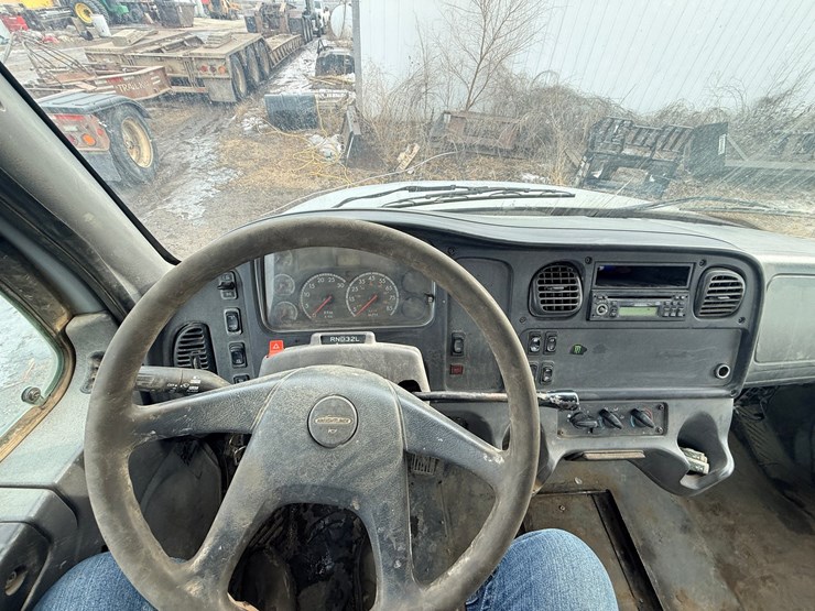 2004-caterpillar-c7-image-75