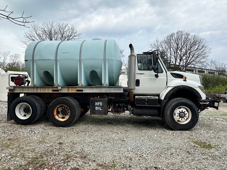 2007-international-7600-image-6