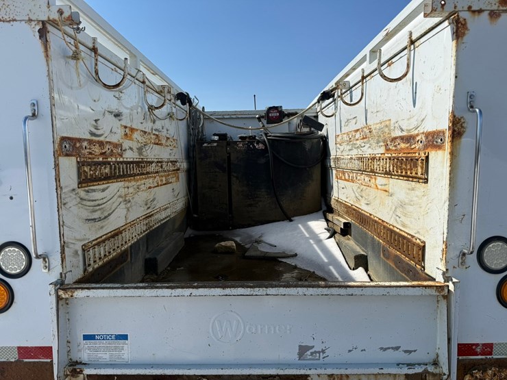 #2049-•-2015-ram-5500-heavy-duty-service-truck-image-17