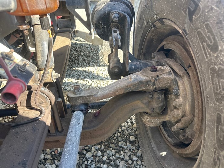 2013-peterbilt-365-image-74