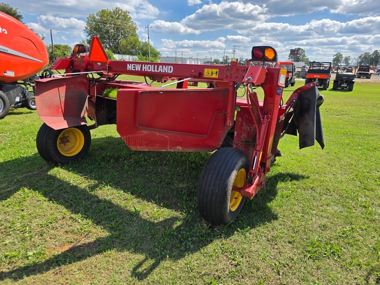 2022-new-holland-210-image-10