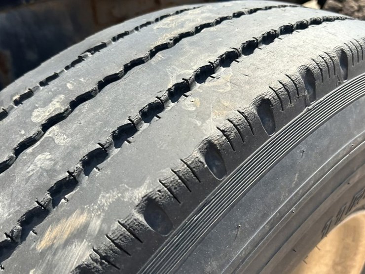 #1114-•-2005-western-star-tri-axle-heavy-haul-truck-tractor-image-88