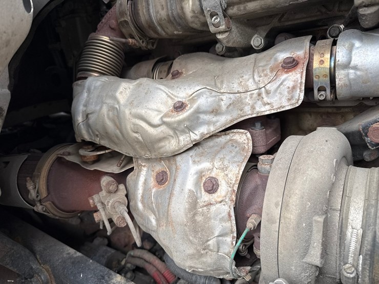 2016-massey-ferguson-8-image-27