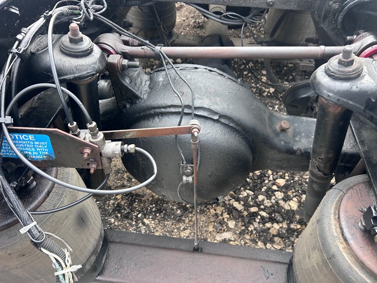 1998-peterbilt-379-image-38