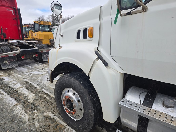 2006-caterpillar-c15-image-13