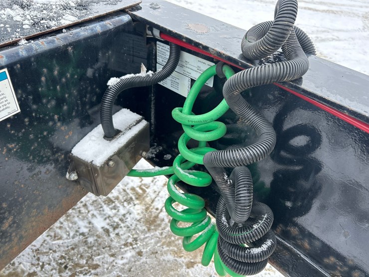 2020-massey-ferguson-8-image-17