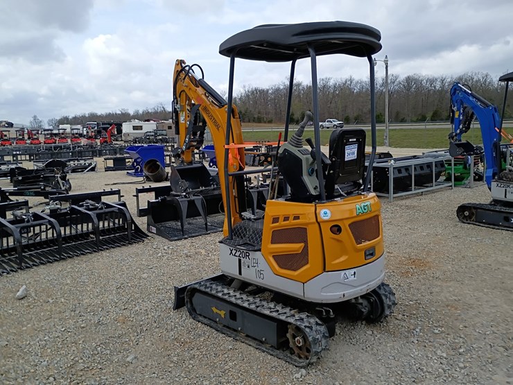 #24166-•-2025-agt-xz20r-mini-excavator-image-2