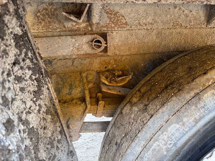 1977-ford-8000-image-34