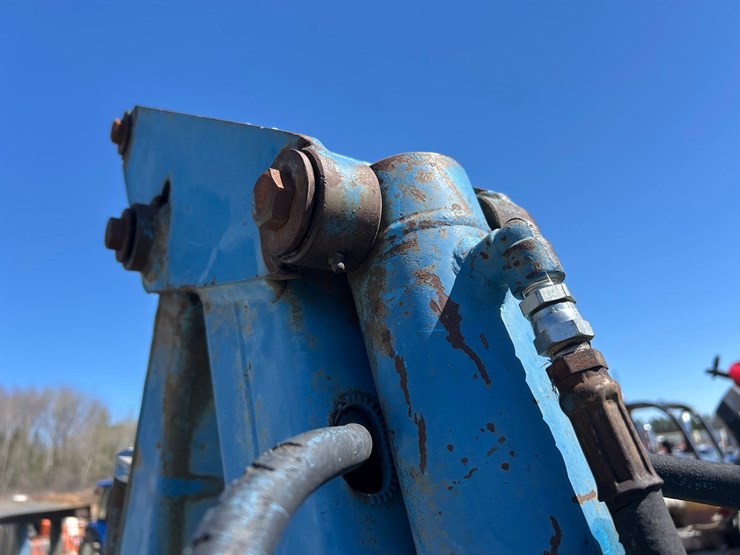 ditch-witch-r65-image-9