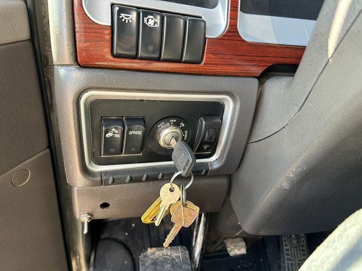 2006-kenworth-t800b-image-71