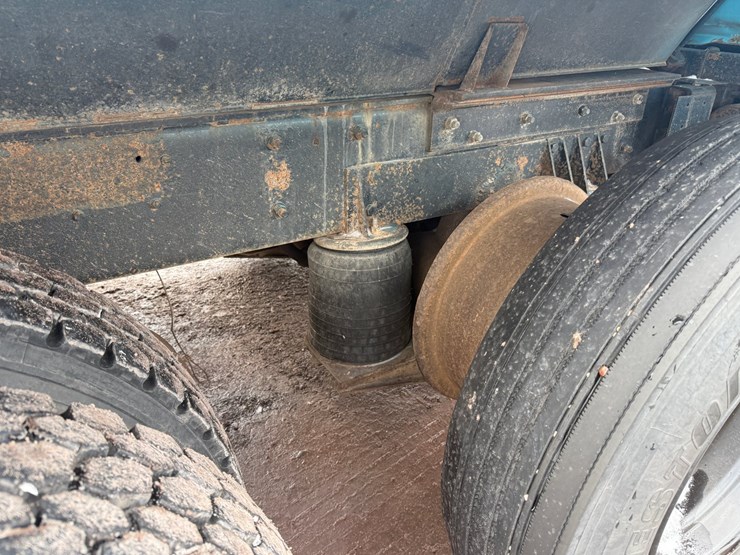 #1056-•-1989-mack-quad-axle-dump-truck-image-41