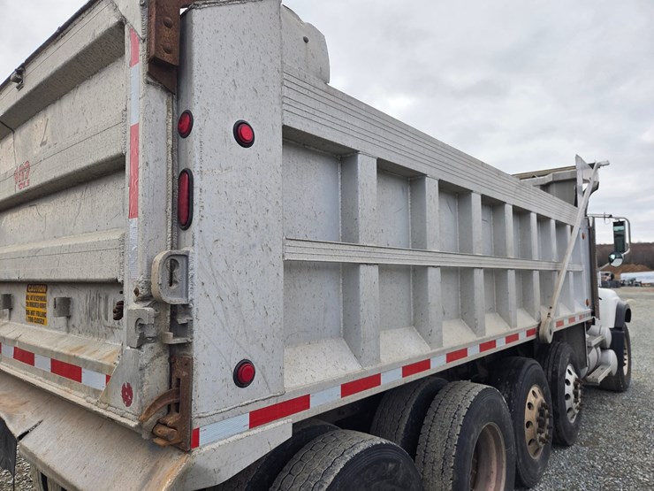 2006-massey-ferguson-8-image-22