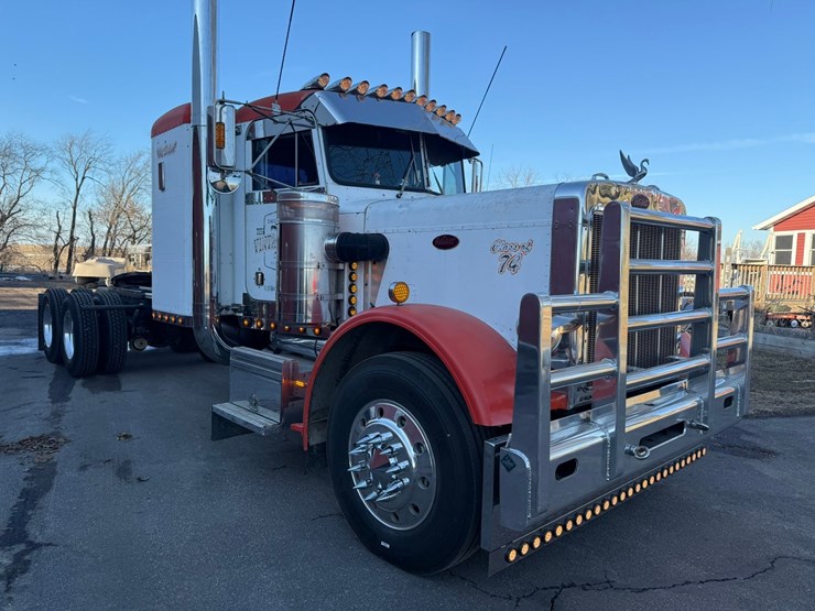 1974-peterbilt-359-image-13