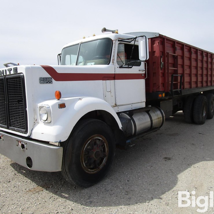 1977 WHITE ROAD BOSS