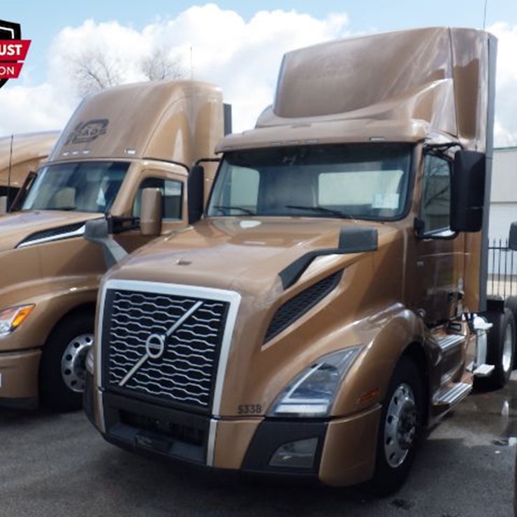2023 VOLVO VNL300
