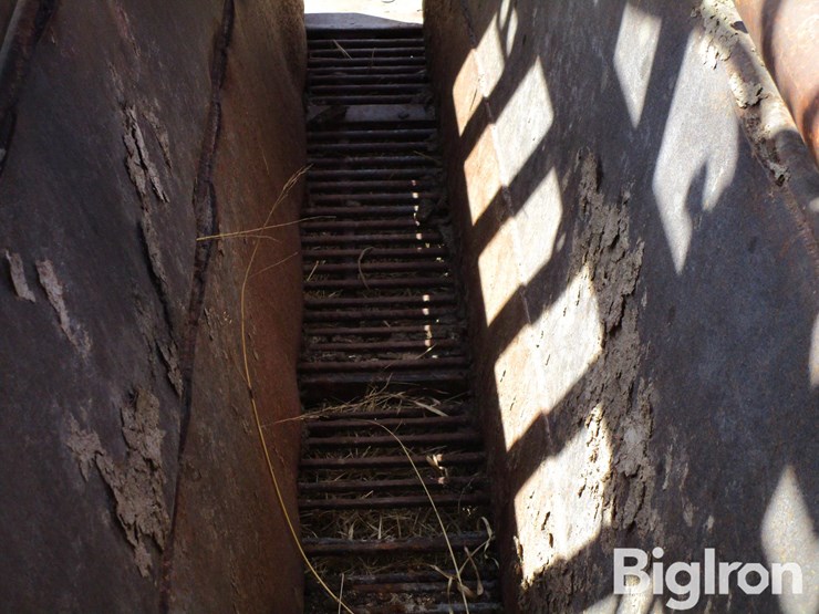 hydraulic-squeeze-chute-image-19