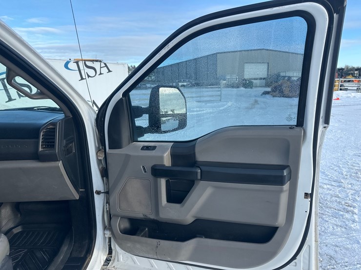 2017-ford-f350-image-33