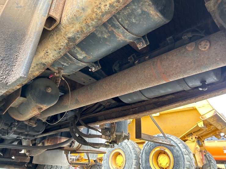 1999-mack-dm688s-image-42