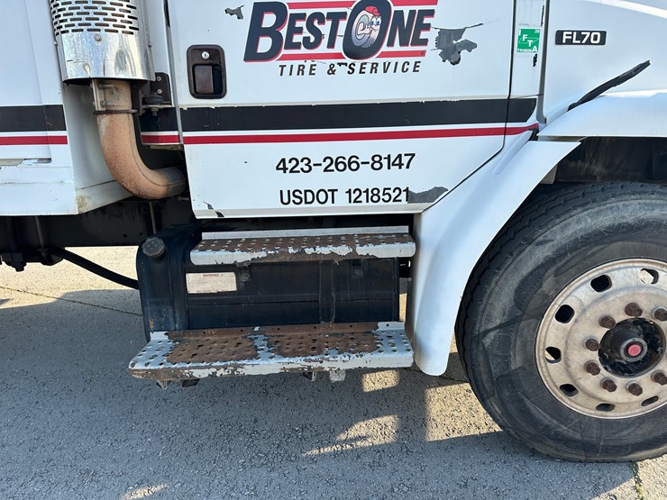 freightliner-fl70-image-22