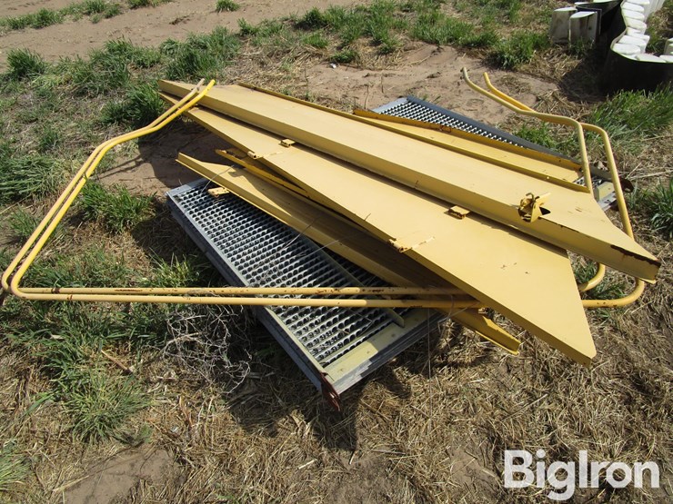 new-holland-tr96-image-1