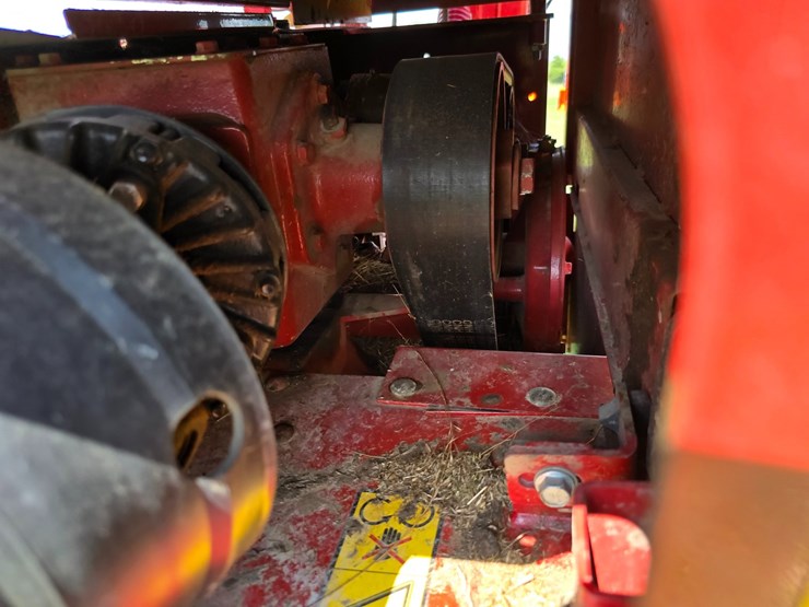 2022-new-holland-210-image-51