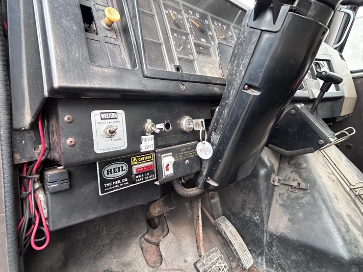 1992-international-4900-image-43
