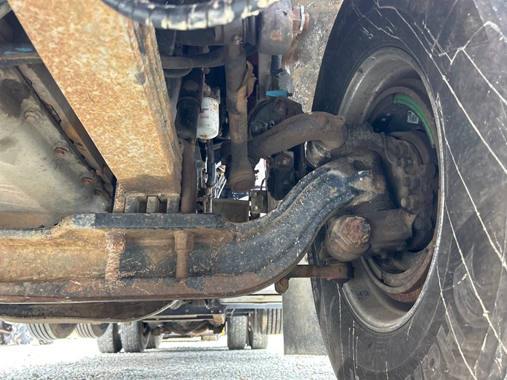 2005-peterbilt-357-image-38