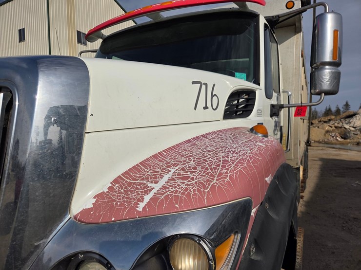 2012-international-7600-image-12