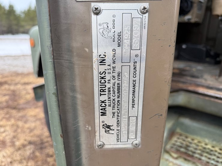 1984-mack-dm492s-image-83