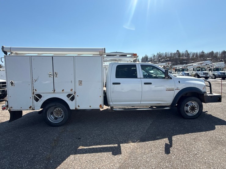 #1060-•-2015-ram-5500-heavy-duty-service-truck-image-6