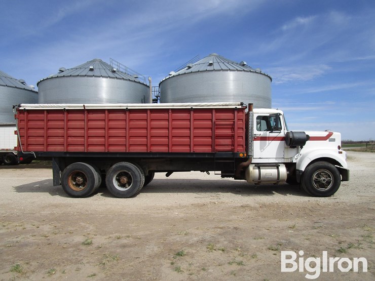 1977-white-road-boss-image-4