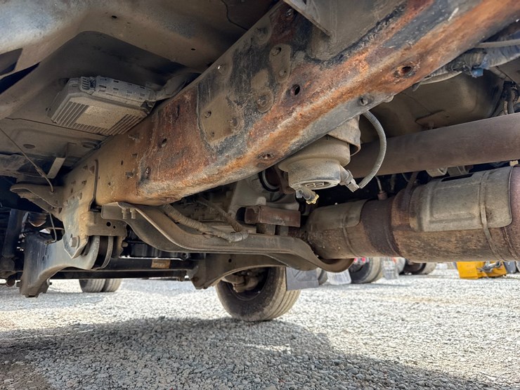 2015-ford-f550-image-27