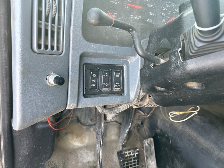 2005-international-7600-image-67