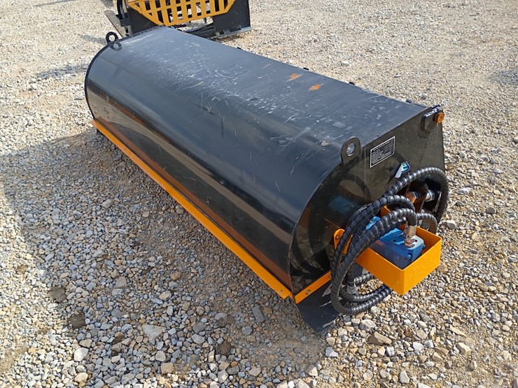 #23926-•-boxbroom-sweeper-skid-steer-attachment-image-2