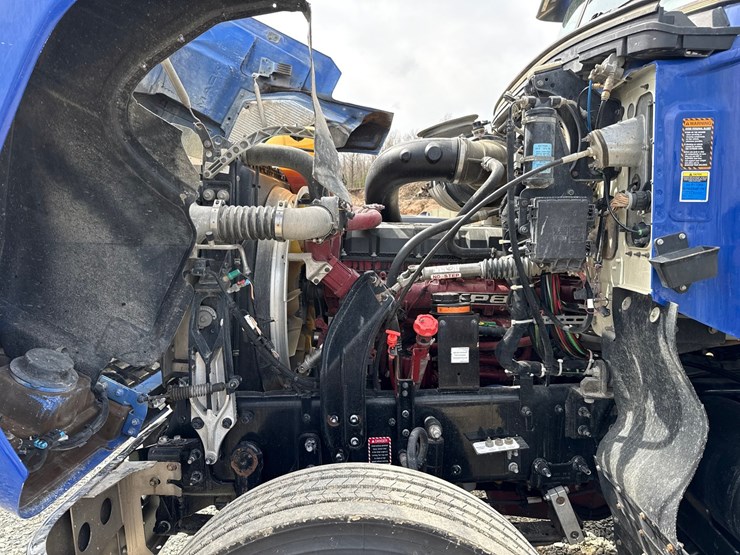 2019-massey-ferguson-8-image-9