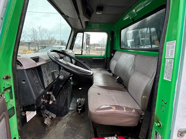 1996-international-4700-image-75