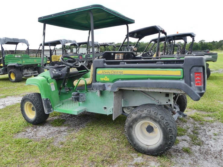 2019-john-deere-tx-4x2-image-3