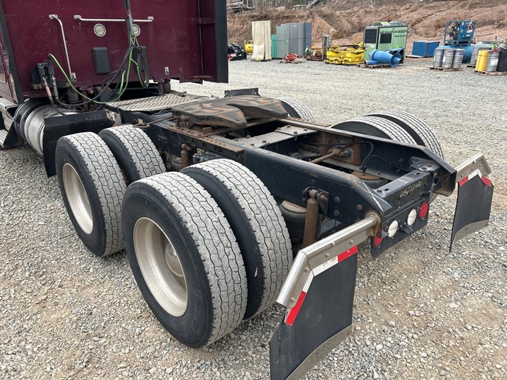 2016-kenworth-t680-image-16