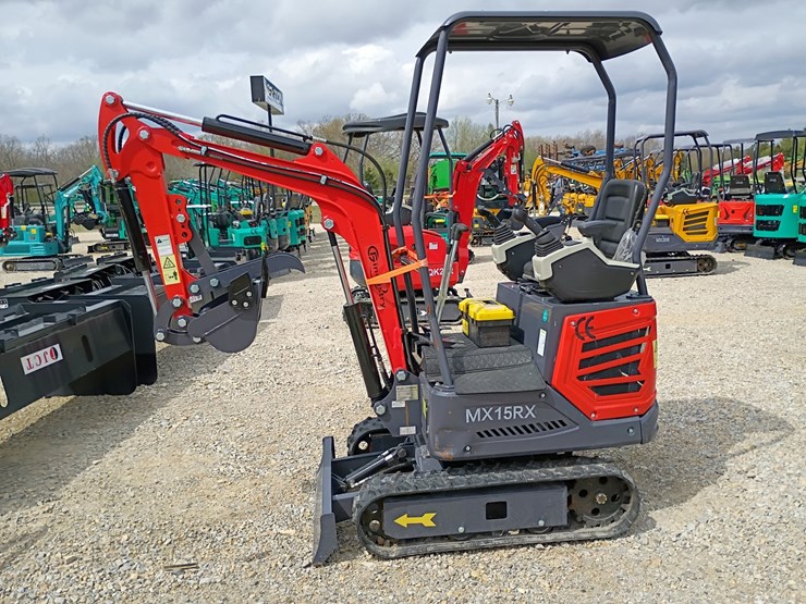 #24177-•-2025-agt-mx15rx-mini-excavator-image-1