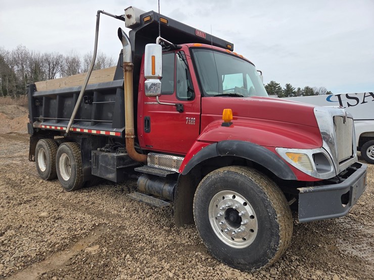 2006-international-7400-image-7