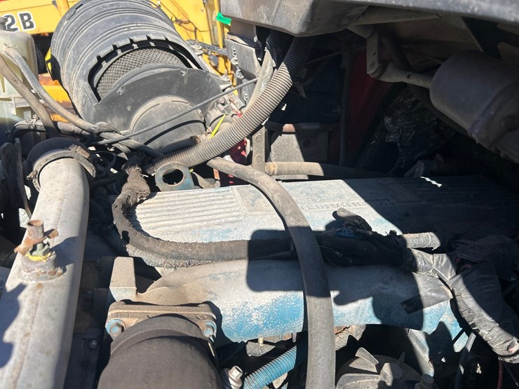 2006-international-7400-image-52