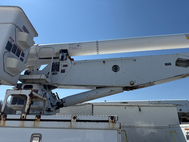 #1070-•-2012-freightliner-boom/crane-truck-image-37