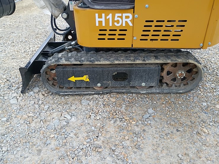 #23947-•-2025-agt-h15r-mini-excavator-image-10