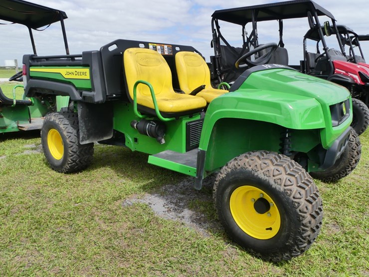 2024-john-deere-tx-4x2-image-1