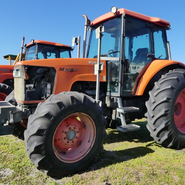 KUBOTA M105S