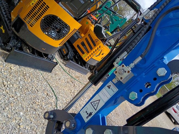 #24176-•-2025-agt-mx20r-mini-excavator-image-29